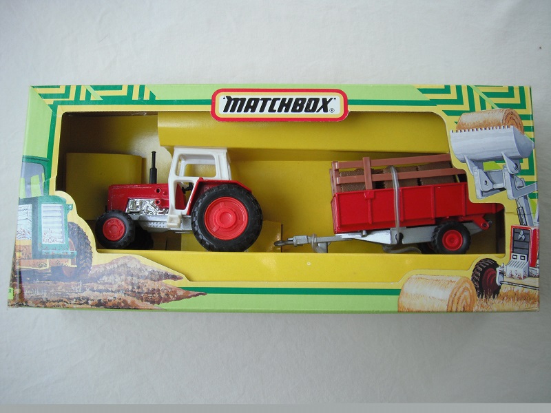 K35B Massey Ferguson Tractor & Trailer box pic#2a.jpg