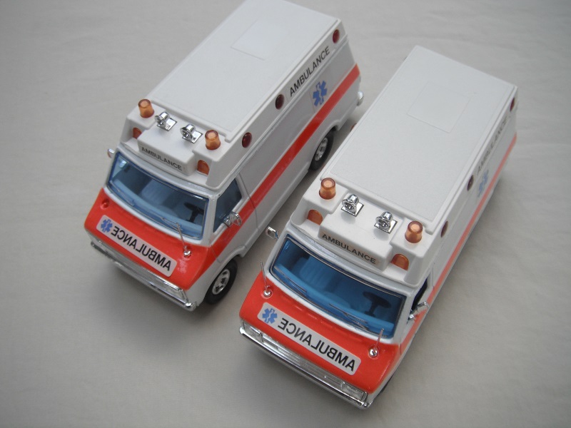 K38B Dodge Ambulance one or two antennas.jpg