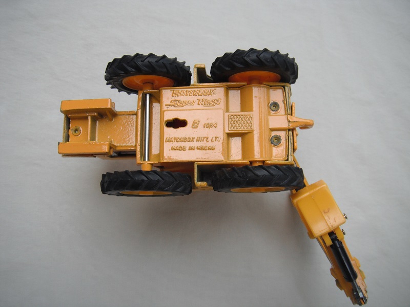 k130A Peterbilt Digger Transporter base of digger.jpg