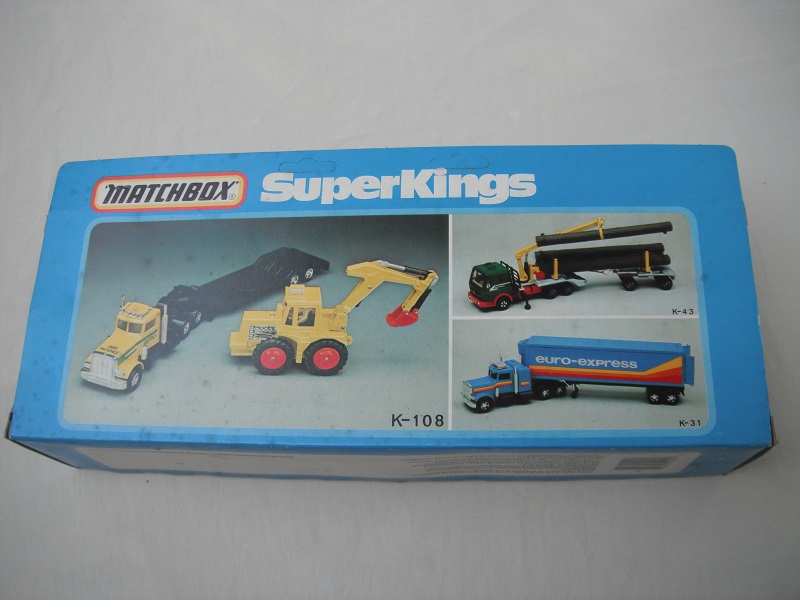 k108B Peterbilt Digger Transporter box.jpg