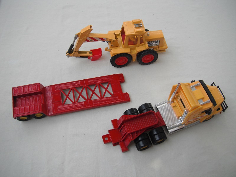 K174A  Digger Transporter.jpg