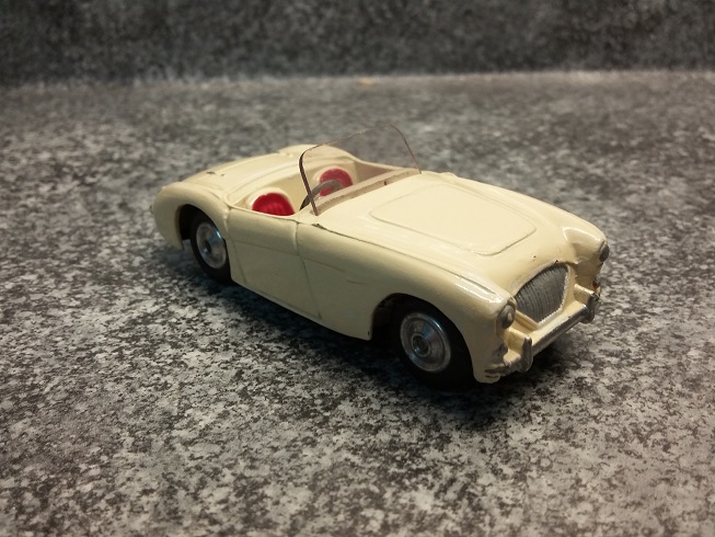 Corgi 300 Austin Healey 100 1  smaller.jpg