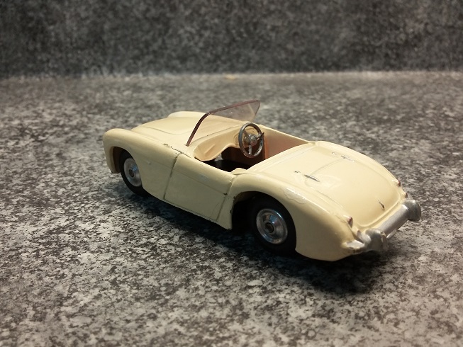 Corgi 300 Austin Healey 100 2 smaller.jpg