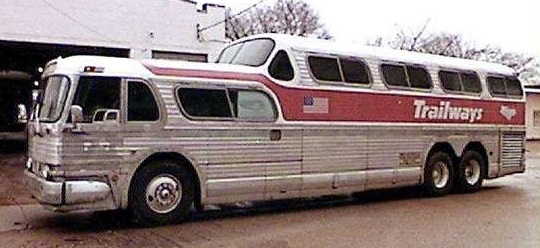 trailways scenicruiser.jpg