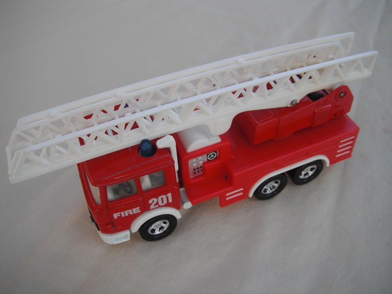 2. Red body/wht England base/wht ladder/5 spoke mag whls/clr windows/wht int/blu dome lts/&quot;Fire 201&quot;.