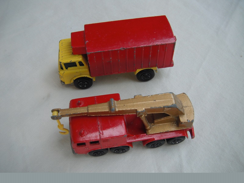 MB30 Eight Wheel Crane  & MB44 GMC Refrigerator Truck pic#3.jpg