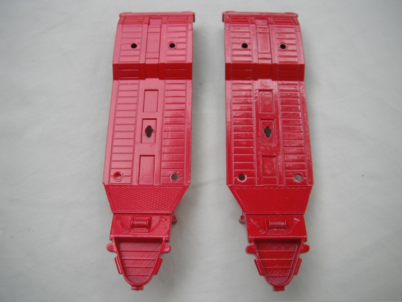 K128A DAF Aircraft Transporter red or dark red trailer beds.jpg