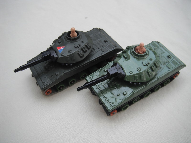 K109A M-551 Sheridan Tank cog wheel with gears.jpg