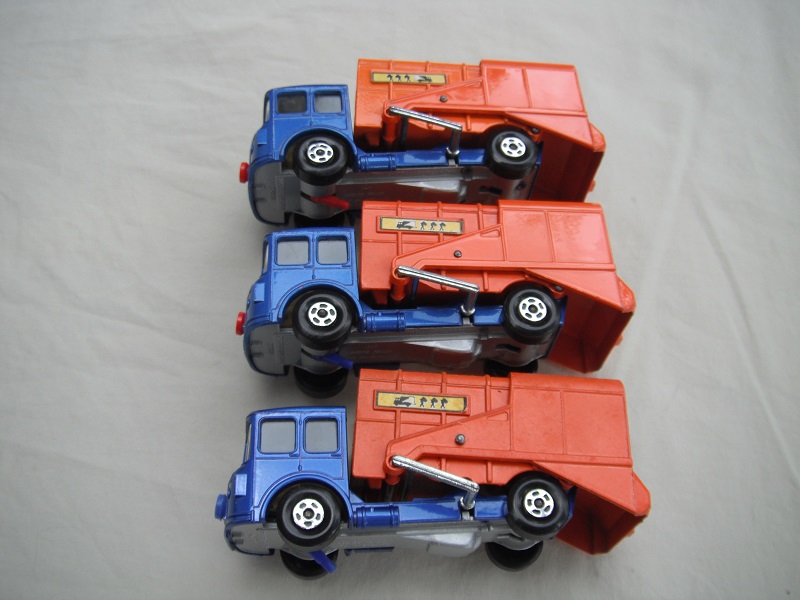 K7B S.D. Refuse Truck MX plastic inserts variations.jpg