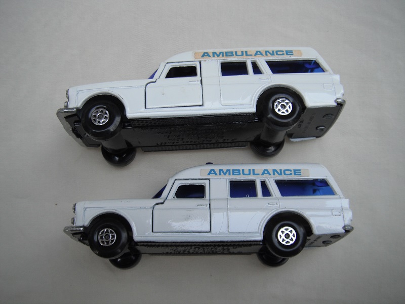 K63A Mercedes Benz Ambulance white or off white & very dark blue windows.jpg