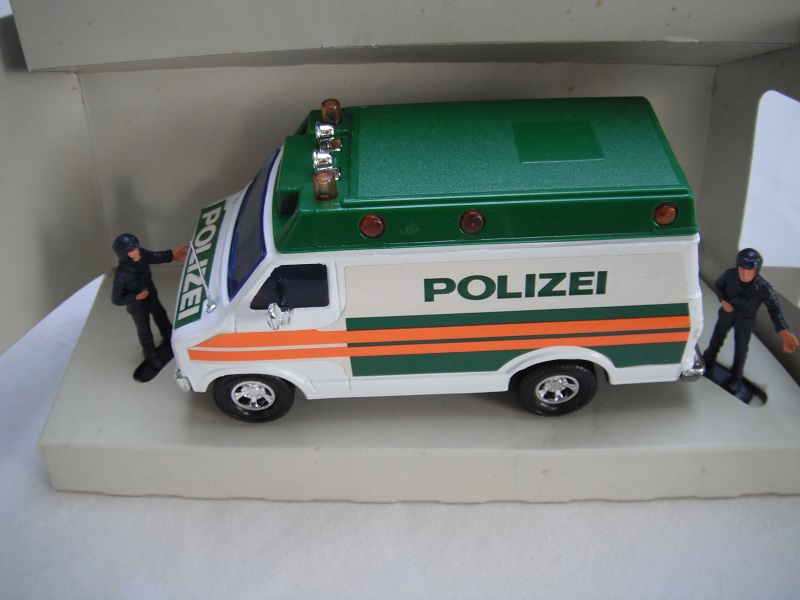 K99B Dodge Ambulance set.jpg