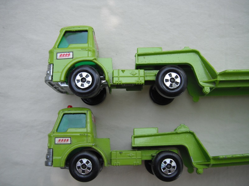 K17A Low loader with bulldozer all lime body decal vars. 4 men small or large pic#1.jpg