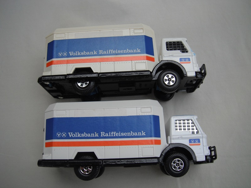 K88A Money Box Volksbank white or off white cab.jpg