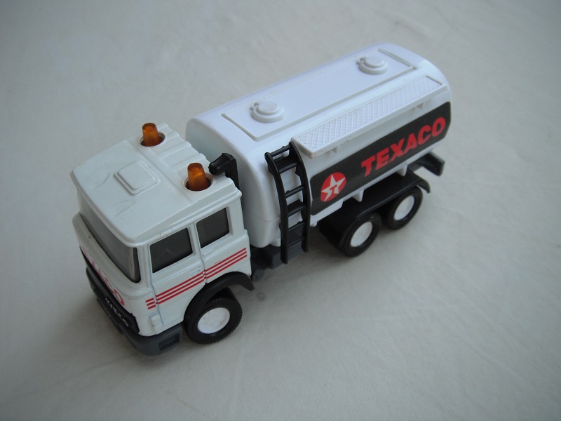 3. White cab &amp; tank/dk.gray Macau base/white 8 dot disc whls/clr windows/black interior/Texaco labels/3YE 1270 on rear.