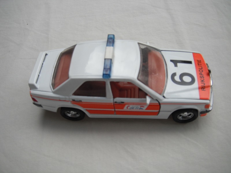 K181A Mercedes Benz 190E Police pic#3.jpg