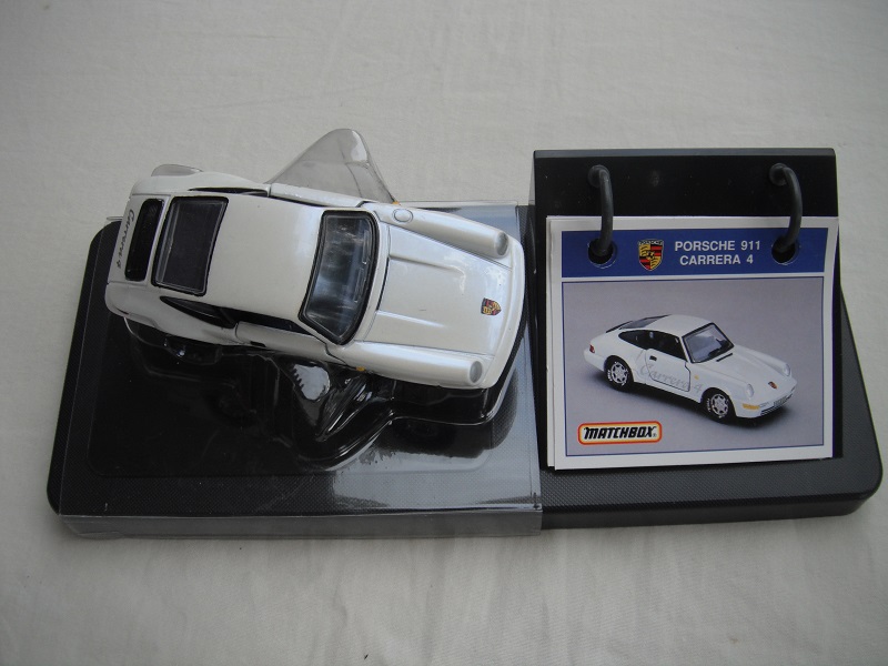 K168A Porsche 911 Carrera on platform.jpg