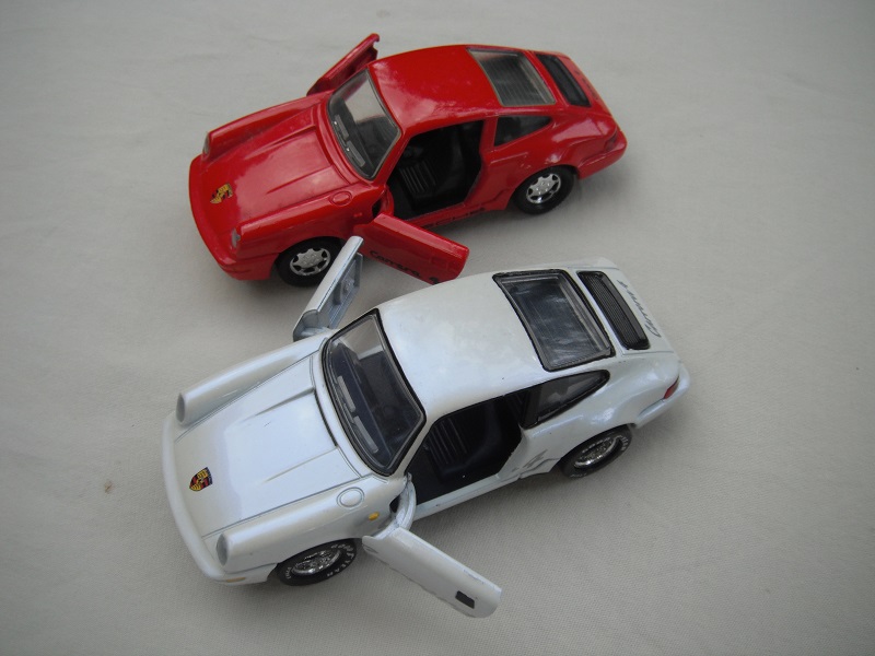 K168A Porsche 911 Carrera opening side doors.jpg