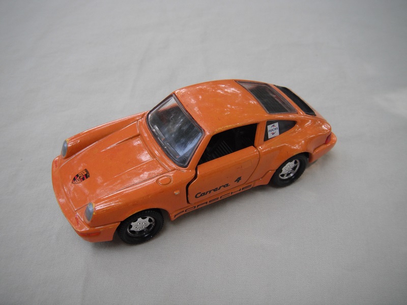 9. Orange body #4 /black China base/7 hole deep wheels/clear windows/black interior/MECA Aachem 2015/Code 2.