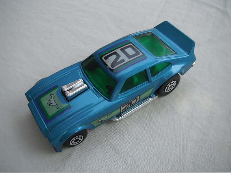 2. Met. blue body/blk Speedkings base/med.green windows/white int/chrome side pipes/&quot;20&quot; &amp; Mustang labels.