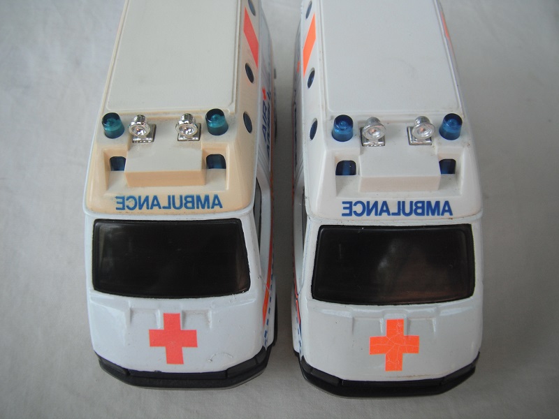 k169A Ford Transit Ambulance dome light variations.jpg