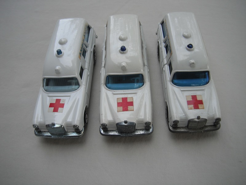 K26A Mercedes Benz 'Binz' Ambulance window variations.jpg