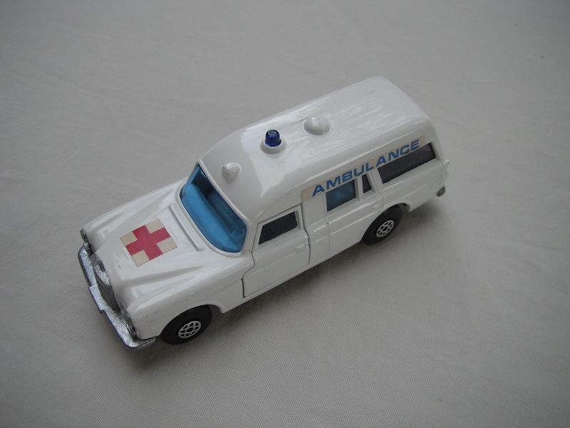 2. White body/blk speedkings base/spiro wheels/blue windows/wht interior/&quot;Ambulance&quot; &amp; red cross labels.