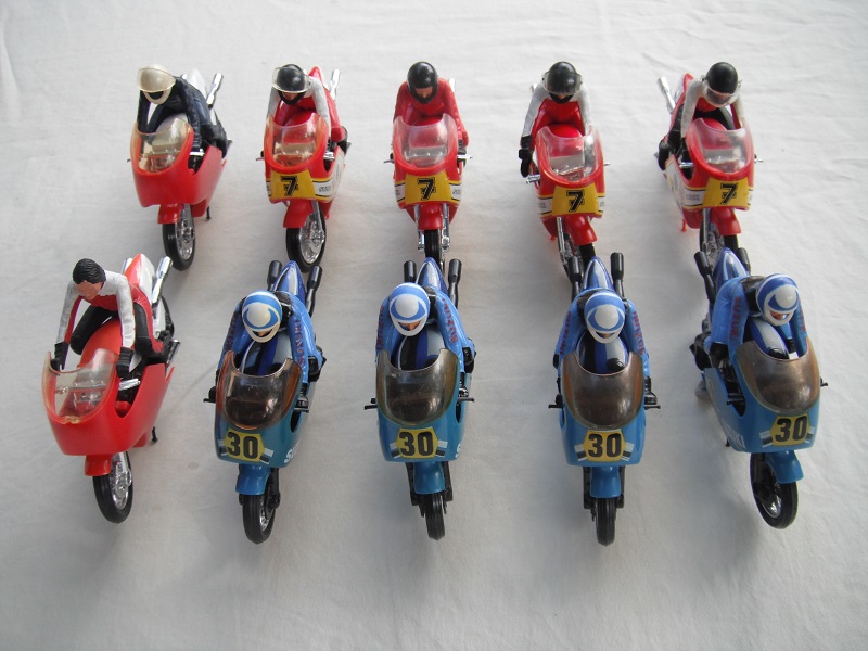 K81A Suzuki Motorcycle group pic#1.jpg