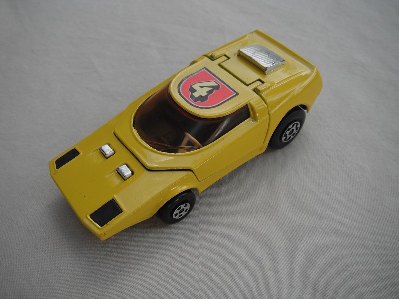 10. Yellow body/gloss black base K32/40/tow guide/black interior/amber windshield/No.4 label.