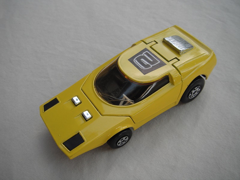 2. Yellow body/flat black base K32/no tow guide/black interior/clear windshield/No.2 label.
