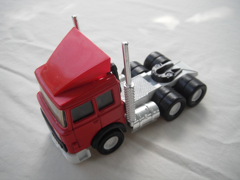 K116B Racing Car Transporter Cab.jpg
