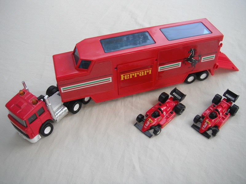 K136A Racing Car Transporter Ferrari withrace cars.jpg