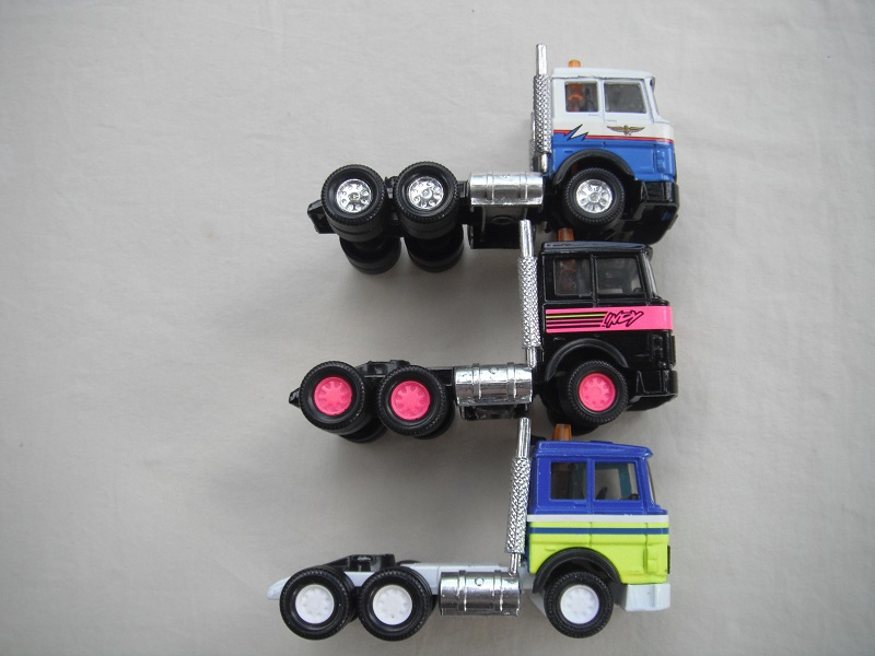 K136A Racing Car Transporter wheel variations.jpg