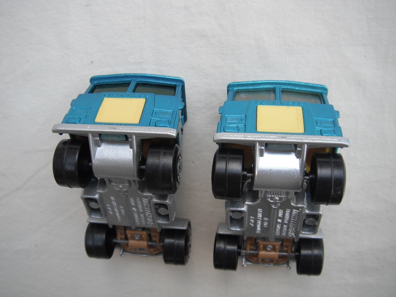 K23B Low Loader & Bulldozer blue cab tan axle covers.jpg