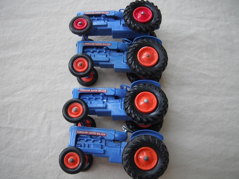 K11A Fordson Tractor & Farm Trailer hub variations pic#1.jpg