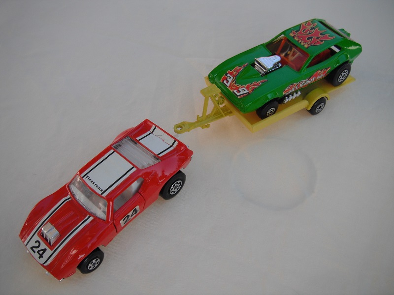 5. Red &amp; white Javelin/Superkings base/clr wind/wht int/yellow trailer/dot dash wheels/K39A Milligan's Mill dk.green/Speedkings/orange interior on trailer.