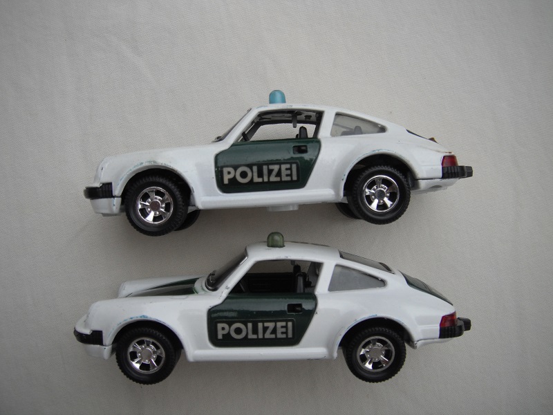 K71A Porsche Polizei Patrol dome light variations.jpg