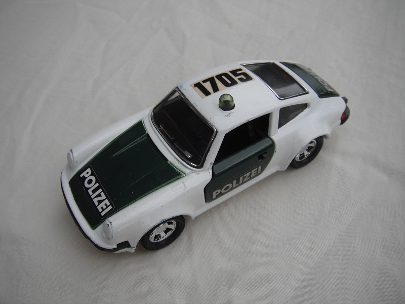 K71A Porsche Polizei Patrol var#5.jpg