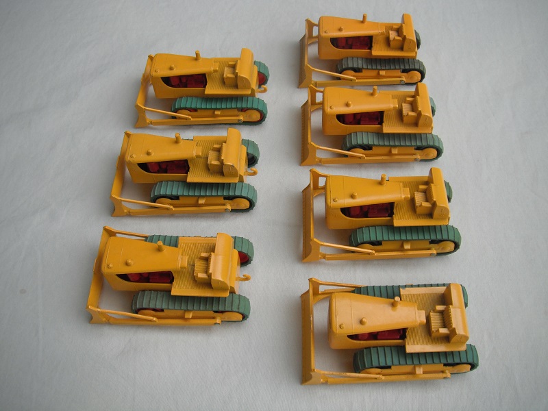 k3A Caterpillar D.9 Bulldozer group pic#2.jpg