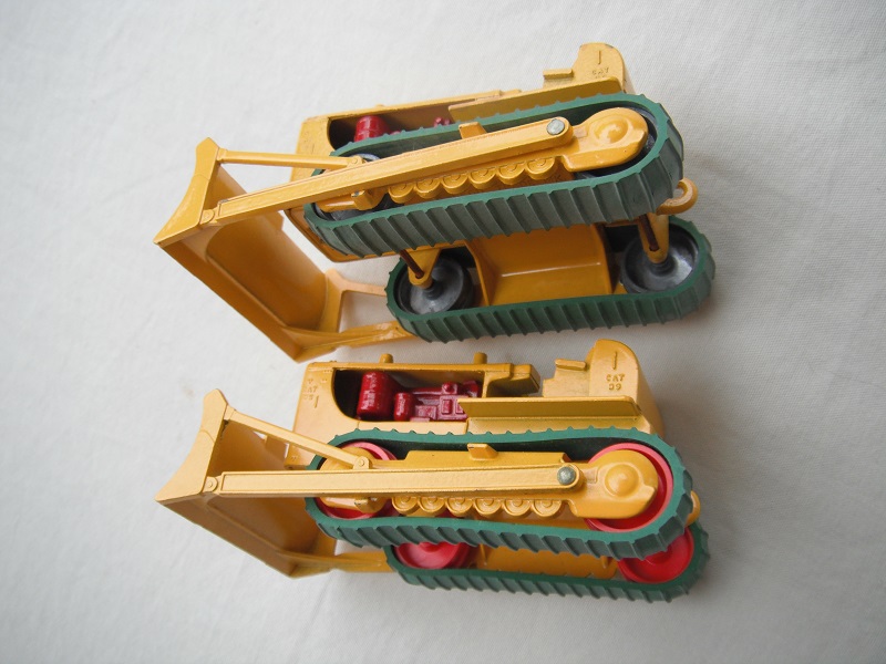 k3A Caterpillar D.9 Bulldozer roller variations pic#2.jpg