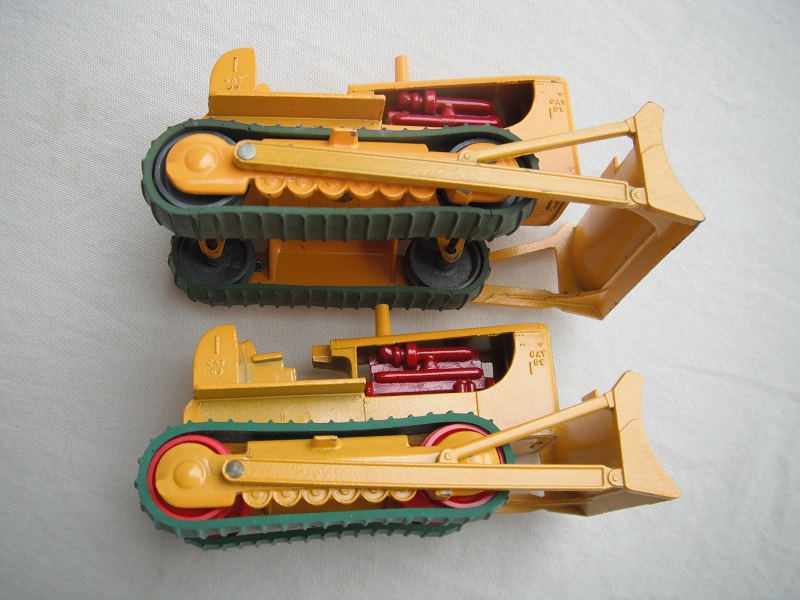 k3A Caterpillar D.9 Bulldozer roller variations pic#1.jpg