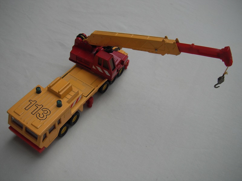 K114B Crane Truck extended crane boom.jpg