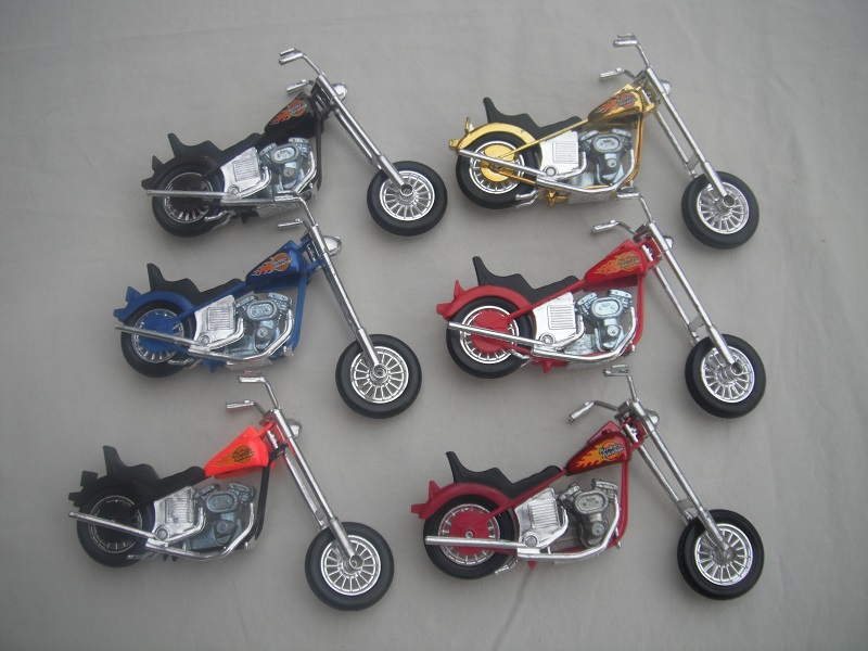 K83B Harley-Davidson Chopper right side pic#2.jpg