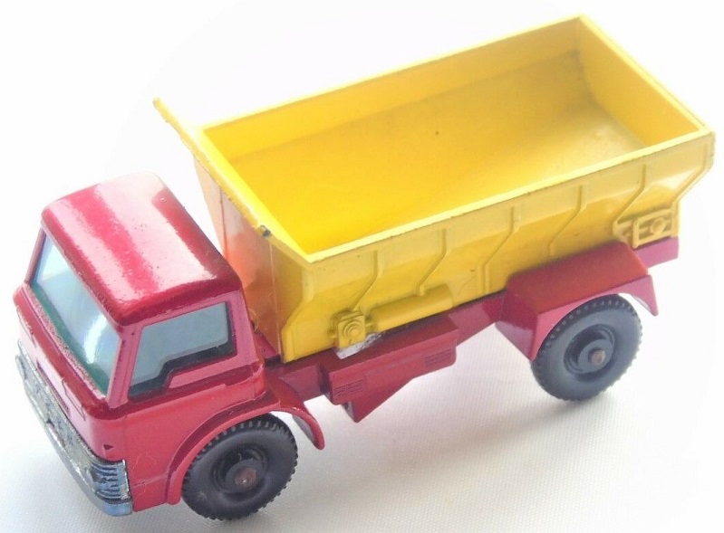 0 a nearside view bright yellow container .jpg