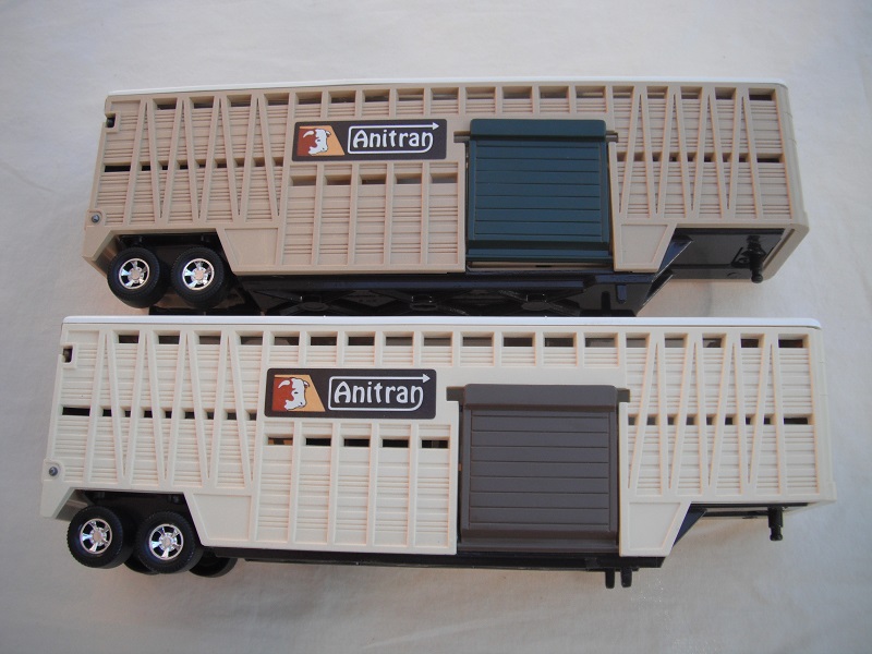 K8D Animal Transporter trailer door variatiions pic#2.jpg