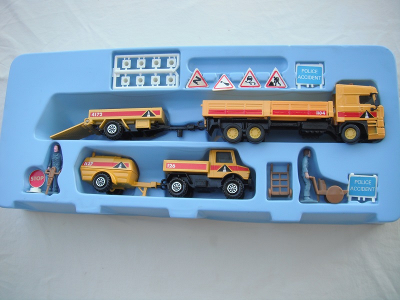 K137A Road Repair Set box pic#1.jpg