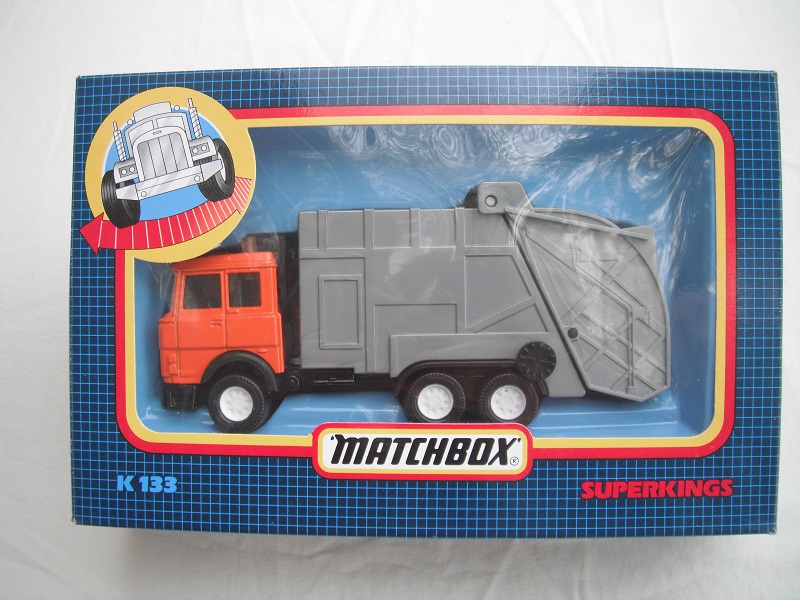 K133A Iveco Refuse Truck box pic#1c.jpg