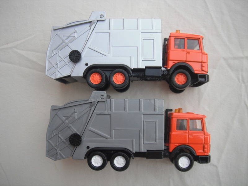 K133A Iveco Refuse Truck orange & gray pic#4.jpg