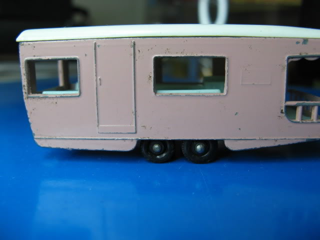 23Dtrailercaravan1knobbywheel001.jpg