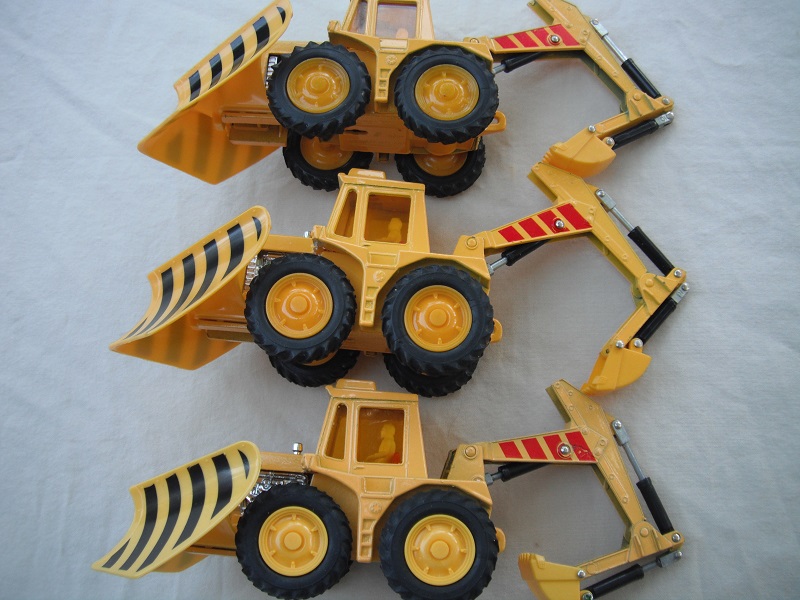 K25B Digger & Plow different colored hubs.jpg