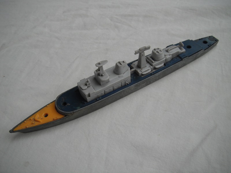 1. Unpainted hull/dk.blue &amp; dk.yellow deck/lt.gray superstructure/no weapons/no labels/PP.